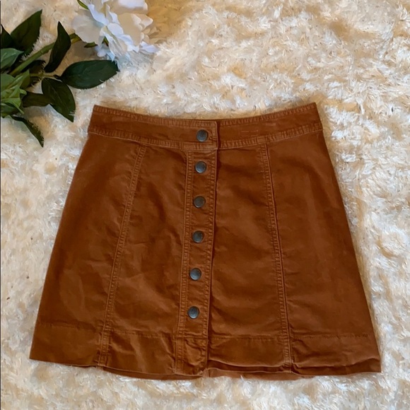 Madewell Dresses & Skirts - Madewell rusty orange/brown colored corduroy skirt